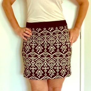 Geometric patterned “stretchy” skirt